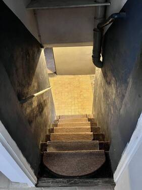 Treppe in den Keller - 