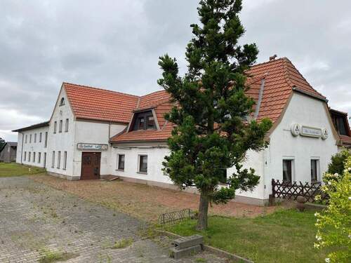 Gaststätte, Wohn- & Ferienhaus - 1 Zimmer Mehrfamilienhaus, Wohnhaus zum Kaufen in Stavenhagen