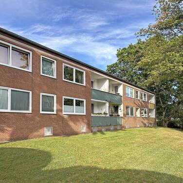 Titel - Zentrale 2-Zimmer-Wohnung mit Loggia