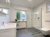 EG - neuwertiges Duschbad ... - 