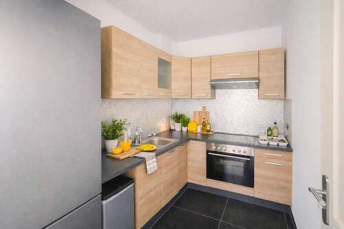 Moderne Einbauküche - 2 Zimmer Etagenwohnung in Hennigsdorf