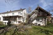 Blick von der Gartenseite - 6 Zimmer Doppelhaushälfte in Weidenberg