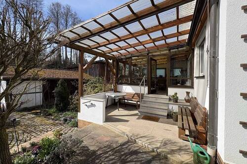 Terrasse mit Zugang zum Wintergarten - 