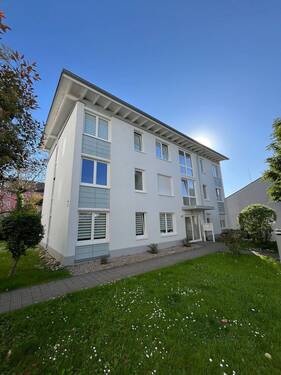 Außenansicht.jpeg - Stilvolle 4-Zimmer-Wohnung in zentraler Lage mit Terrasse & Tiefgarage