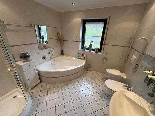 tempImage4fFwyD.jpg - 