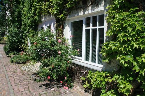 Bild 2 - 9 Zimmer Einfamilienhaus zur Miete in Weissach