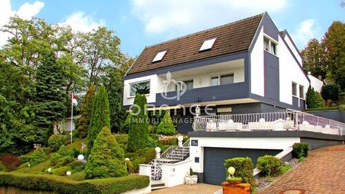 Strassenansicht - Stadtnah! Gepflegtes Eigenheim mit viel Platz in ruhiger Lage!