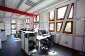 Fix- und Flexdesks - Moderne Arbeitsplätze und Büroraum in historischem Fachwerkgebäude - All-in-Miete