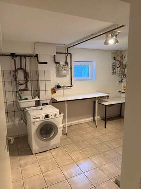 Technik und Hauswirtschaftsraum - 