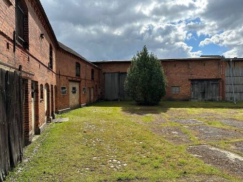 22B63E8D-92A7-4953-BBB7-DAB27B179FD9-32400-0000106 - 