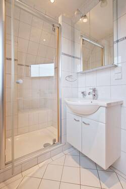 Bad II. mit Dusche - 