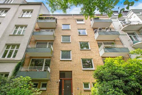 Gepflegtes Mehrfamilienhaus mit klassischer Klinkerfassade - Charmante 2-Zimmer Wohnung mit Balkon - Mitten im beliebten Generalsviertel