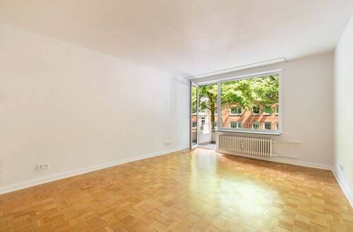 Großzügiger Wohnbereich mit Balkonzugang und viel Tageslicht - Etagenwohnung mit 52,00 m&sup2; in Hamburg zum Kaufen