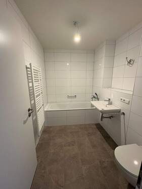 Bad1 - Etagenwohnung mit 95,50 m&sup2; in Dornstadt zur Miete