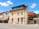 Hausfront - 4 Zimmer Mehrfamilienhaus, Wohnhaus zum Kaufen in Brechen