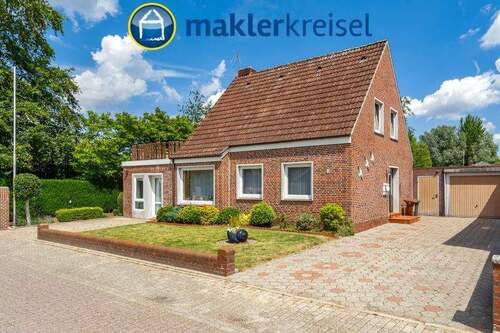 Außen - RESERVIERT! Esens: Einfamilienhaus mit Garage in Top-Sackgassenlage unweit der Innenstadt!