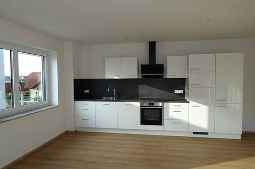 Wohn-Essbereich mit Einbauküche - 2 Zimmer Etagenwohnung zur Miete in Hohentengen