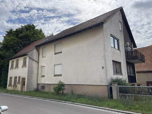 Bild 3 - 6 Zimmer Mehrfamilienhaus, Wohnhaus in Simmershofen