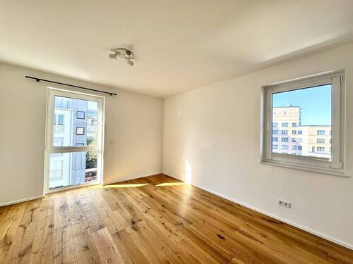 Schlafzimmer mit angrenzendem Duschbad - 