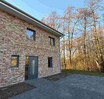 Neubau - Moderne Doppelhaushälfte mit Wärmepumpe und Garten in attraktiver Wohnlage von Uetersen