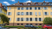 Außenansicht - Charmante 3-Zimmer-Eigentumswohnung mit großem Sonnenbalkon in gepflegtem Altbau