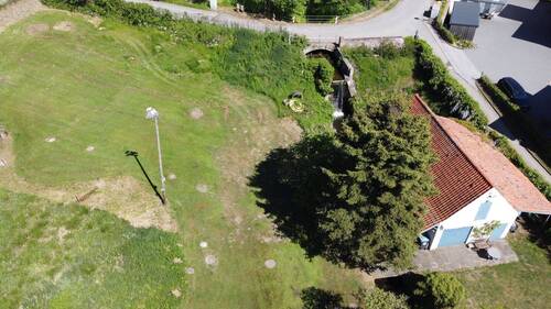 Schöne sehr ruhige Lage an kleiner Straße - 