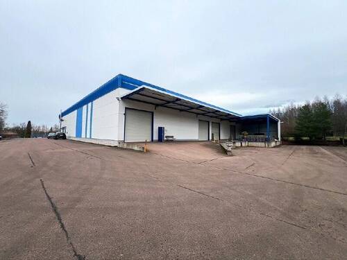 Rückansicht Halle - Lager- Produktionshalle mit Einliegerwohnung unweit der Autobahn A4 zum Kauf!