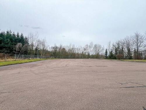 Befestigte Freiflächen - Halle in Rossau