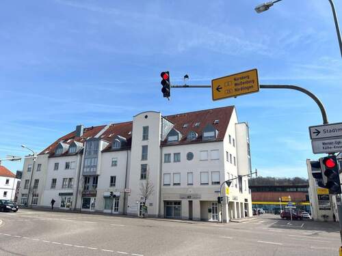 Straßenansicht - Attraktive Maisonette 2 ZKB in bester Innenstadt Lage