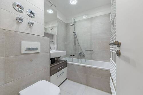 Badezimmer - 2 Zimmer Etagenwohnung in München