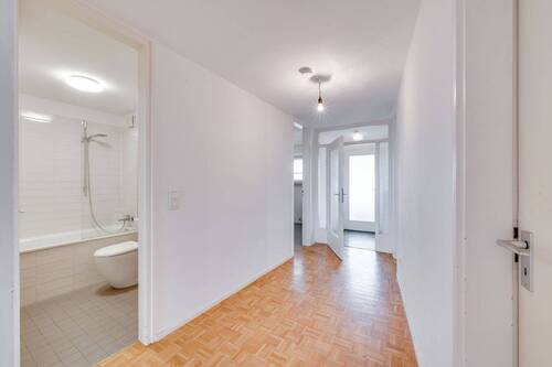 Flur - 2 Zimmer Etagenwohnung zum Kaufen in München