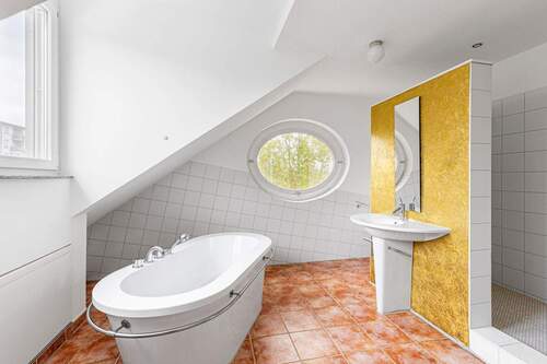 Badezimmer - Etagenwohnung mit 112,00 m&sup2; in Markgröningen zum Kaufen