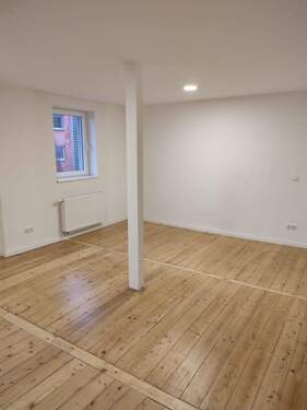 Wohnbereich - Charmante 1-Zimmer-Wohnung in zentraler Lage von Frankfurt-Rödelheim