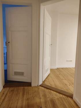 Flur - 1 Zimmer Etagenwohnung zur Miete in Frankfurt am Main