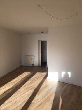 Wohnzimmer - 2 Zimmer Etagenwohnung in Eisenberg