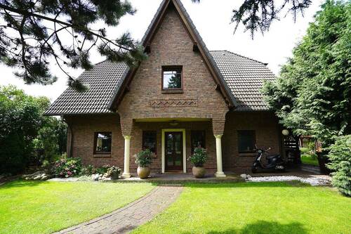 Hausansicht - 6 Zimmer Einfamilienhaus zum Kaufen in Bernau