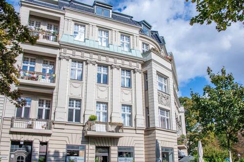 Fassade - 3 Zimmer Etagenwohnung zum Kaufen in Berlin