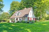 Hausansicht - Ein Haus zum verlieben - 1.225.000,00 EUR Kaufpreis, ca.  180,00 m² Wohnfläche