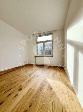 Schlafzimmer - Etagenwohnung mit 65,50 m² in Düsseldorf zum Kaufen