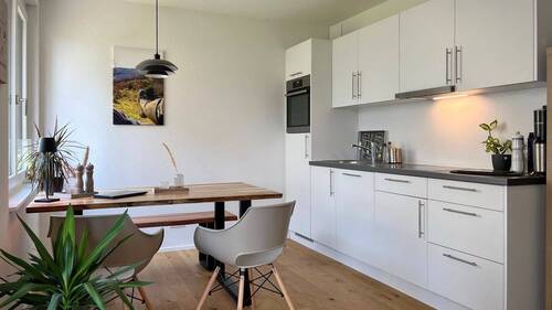 Moderne, vollausgestattete Einbauküche - 2 Zimmer Etagenwohnung in Freiburg i. Br. / Ebnet