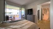 Ruhiges Schlafzimmer mit Zugang zum Balkon - 