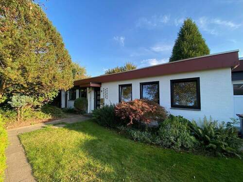 Hausansichten.jpeg - 4 Zimmer Mehrfamilienhaus, Wohnhaus zum Kaufen in Bad Segeberg