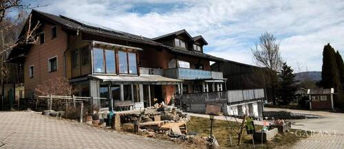 Front Seitlich links - 7 Zimmer Mehrfamilienhaus, Wohnhaus in Frauenau
