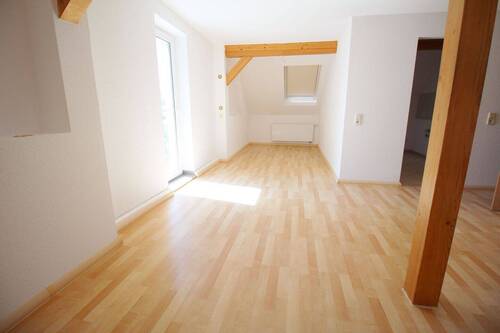Wohnzimmer - 3 Zimmer Etagenwohnung zur Miete in Chemnitz