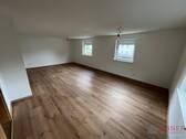 Wohnzimmer - Neu sanierte 4-Zimmer-Wohnung am Stadtrand von Viechtach