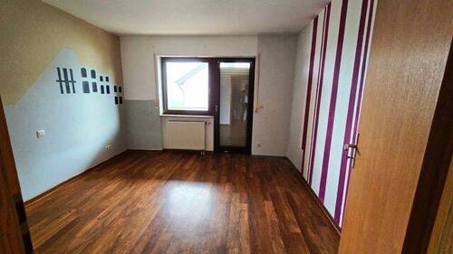 Zimmer 2 mit Zugang zu Balkon - 