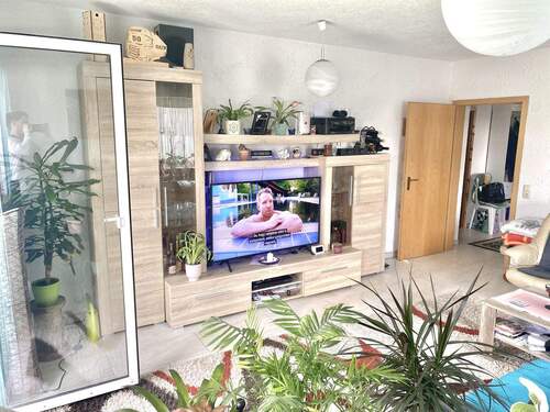Wohnzimmer - 4 Zimmer Etagenwohnung zum Kaufen in Dischingen