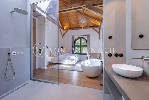 Schlafzimmer mit Bad en Suite - Einfamilienhaus mit 180,00 m&sup2; in Hamburg zum Kaufen