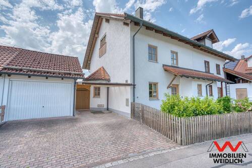 Nord-Ost Ansicht - 5 Zimmer Doppelhaushälfte zum Kaufen in Moosach