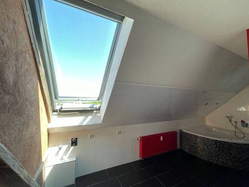 Bad mit Fenster.JPG - 